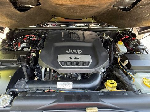 Used 2017 Jeep Wrangler Unlimited Sport w/ Quick Order Package 24S AWD/4WD image 11