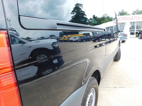 Used 2025 Mercedes-Benz Sprinter 2500 image 9