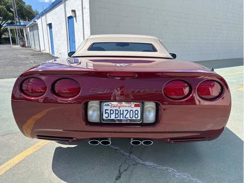 Used 2003 Chevrolet Corvette 50th Anniversary Edition w/ Preferred Equipment Group1 image 8