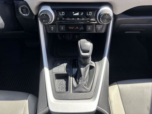 Used 2020 Toyota RAV4 XLE Premium FWD image 25