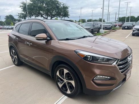 Used 2016 Hyundai Tucson Limited w/ Option Group 03 FWD image 7