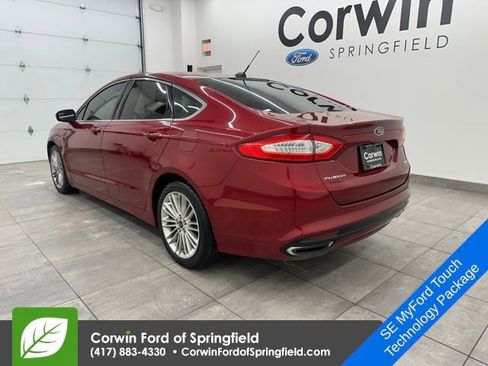 Used 2016 Ford Fusion SE w/ Equipment Group 202A image 2