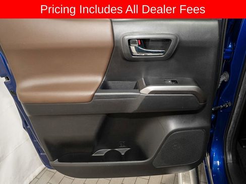 Used 2022 Toyota Tacoma Limited AWD/4WD image 9