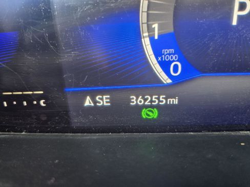 Used 2022 Volkswagen Taos SE image 2