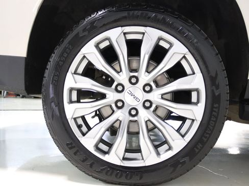 Used 2023 GMC Yukon XL SLT w/ SLT Premium Package AWD/4WD image 95