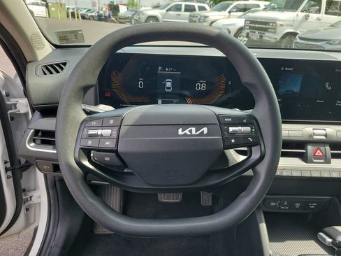 Used 2025 Kia K4 FWD image 23
