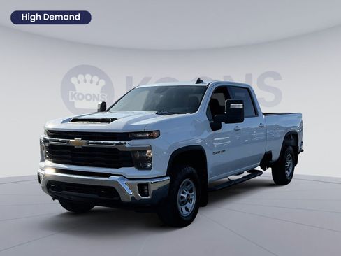 Used 2024 Chevrolet Silverado 3500 LT image 1