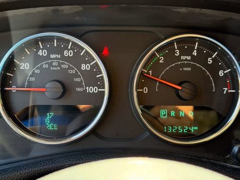 Used 2018 Jeep Wrangler Unlimited Sport w/ Connectivity Group AWD/4WD image 11