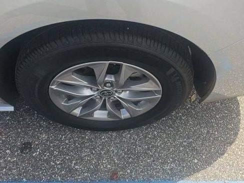 Used 2022 Toyota Sienna XLE FWD image 16