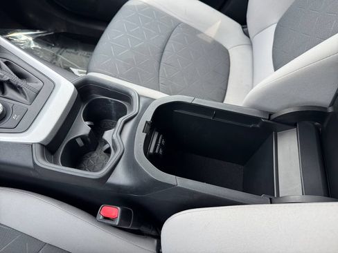 Certified 2019 Toyota RAV4 XLE AWD/4WD image 28