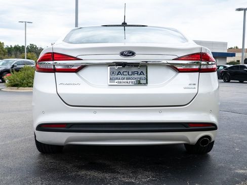 Used 2017 Ford Fusion SE w/ Fusion SE Technology Package image 7