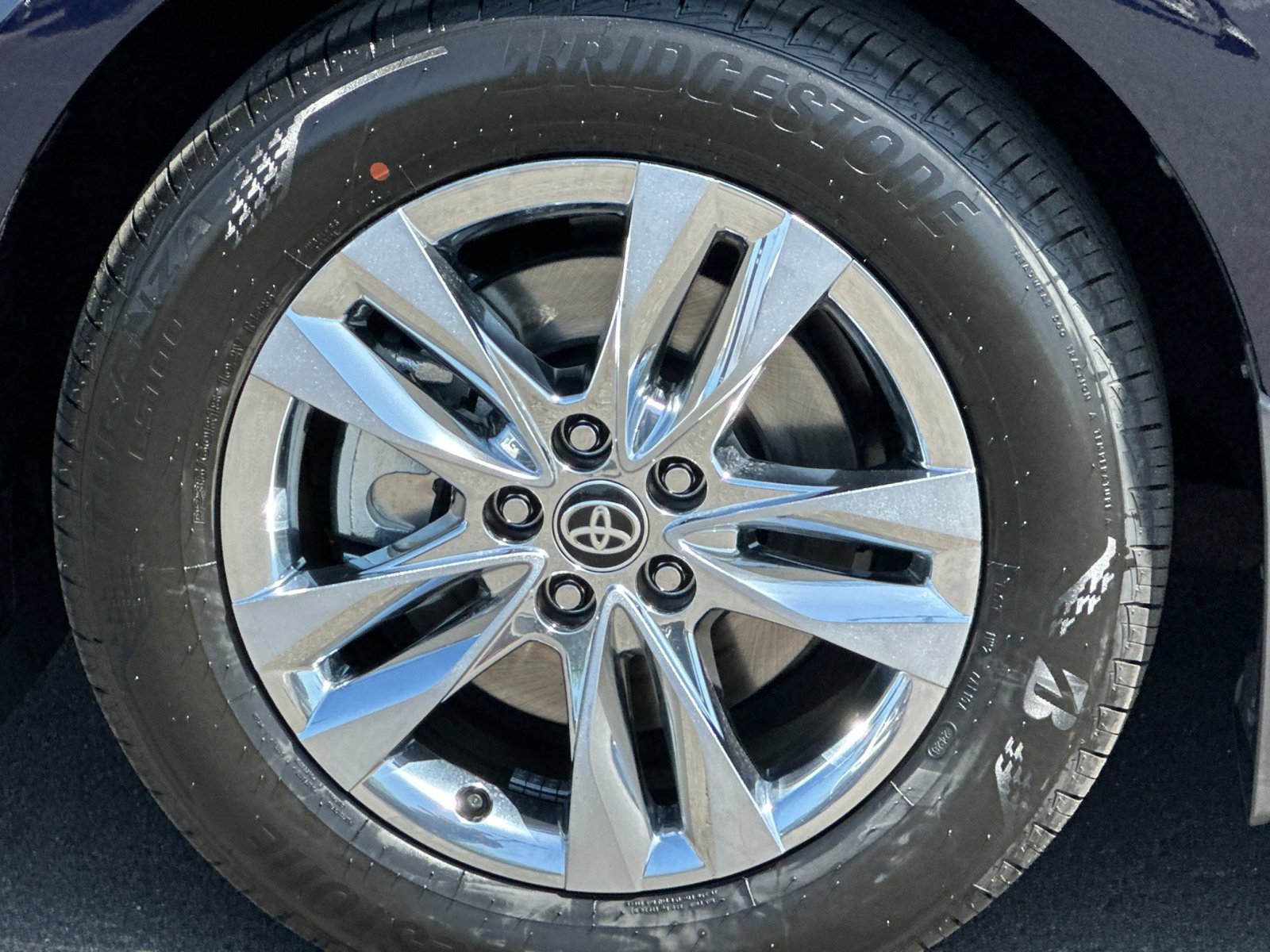 Used 2026 Toyota Sienna Limited FWD image 31