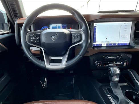 Used 2024 Ford Bronco Outer Banks image 6