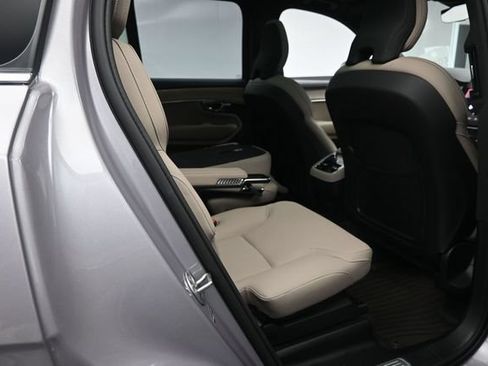 Certified 2026 Volvo XC90 B6 Plus w/ Protection Package Premier AWD/4WD image 27