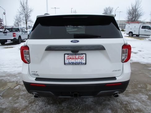 Used 2023 Ford Explorer XLT w/ Equipment Group 202A image 5