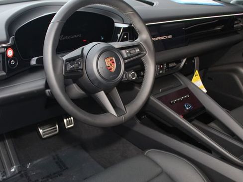 New 2025 Porsche Macan 4S Electric image 4