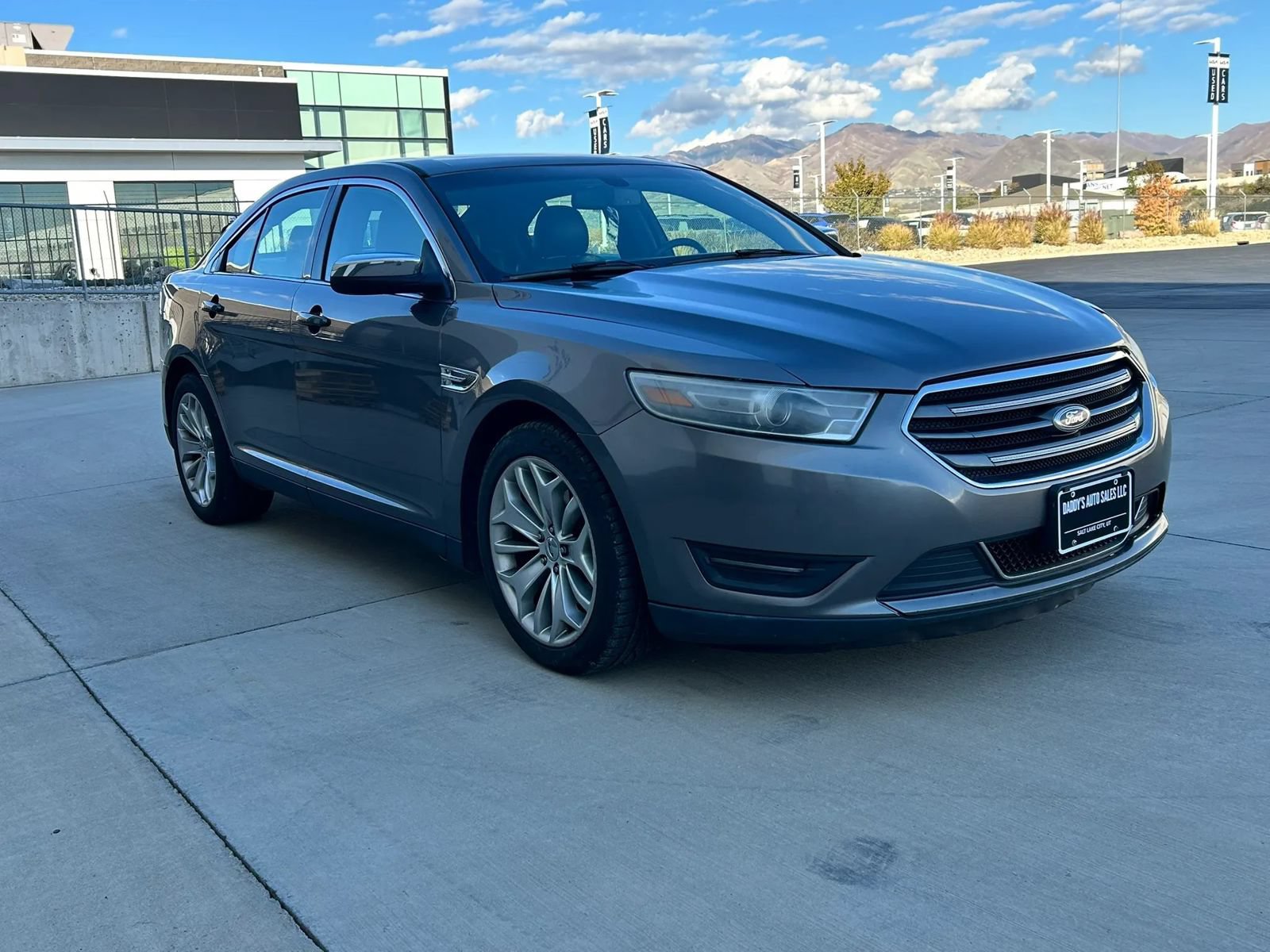 Used 2013 Ford Taurus Limited FWD image 7