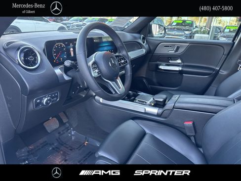 Used 2021 Mercedes-Benz GLB 250 4MATIC image 10