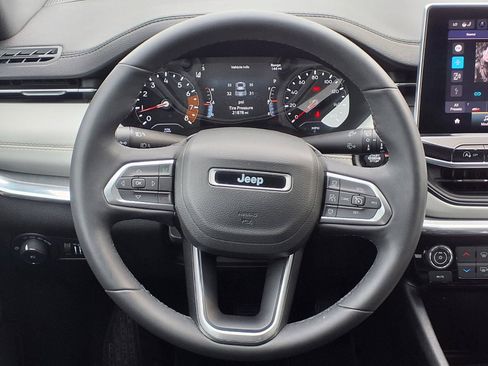 Used 2023 Jeep Compass Limited AWD/4WD image 28