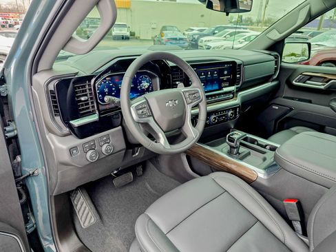 Used 2026 Chevrolet Silverado 1500 LT Trail Boss w/ Convenience Package II image 5