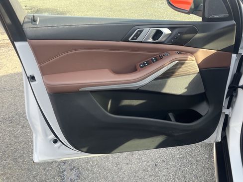 Used 2024 BMW X5 xDrive40i w/ Premium Package image 15