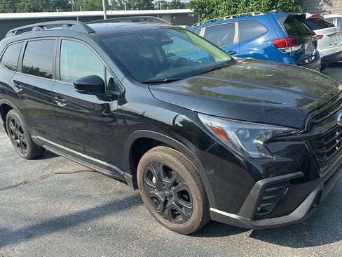 Used 2025 Subaru Ascent Onyx Edition w/ Onyx Package AWD/4WD image 2