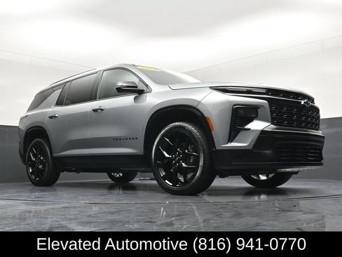 Used 2024 Chevrolet Traverse RS w/ LPO, Floor Liner Package AWD/4WD image 30