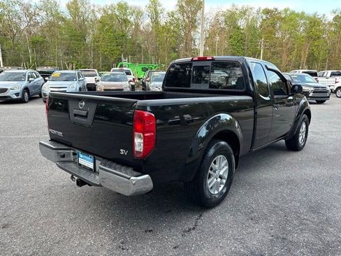 Used 2016 Nissan Frontier SV image 5