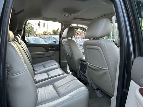 Used 2010 Chevrolet Avalanche LT w/ Luxury Package image 14