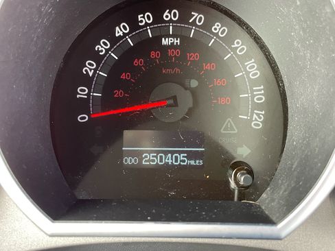 Used 2011 Toyota Sequoia Platinum image 34