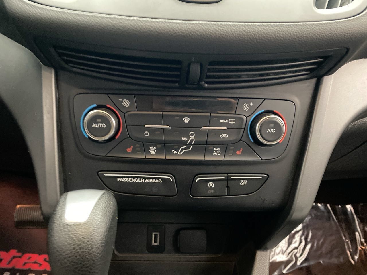 Used 2017 Ford Escape SE AWD/4WD image 20