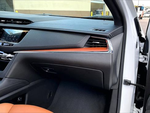 Used 2023 Cadillac XT5 Premium Luxury w/ Technology Package FWD image 18