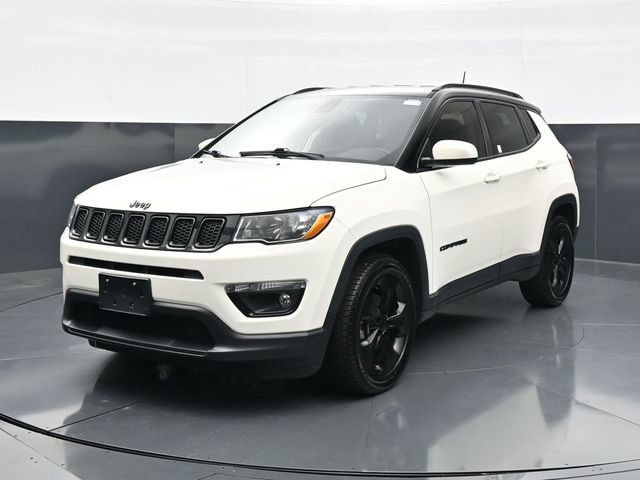Used 2018 Jeep Compass Latitude FWD image 5