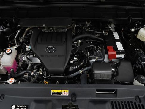 Used 2025 Toyota Highlander XSE AWD/4WD image 33