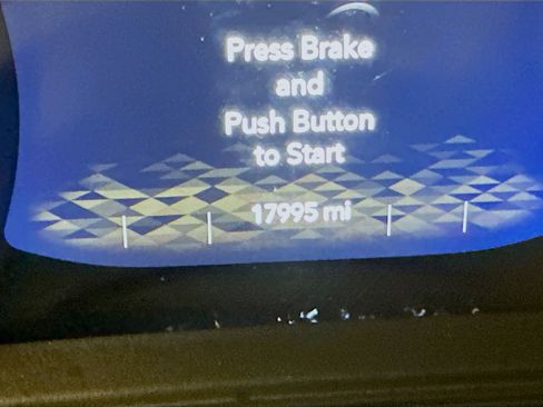 Used 2025 Jeep Wrangler Willys image 19