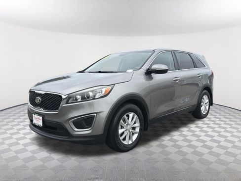 Used 2016 Kia Sorento L FWD image 3