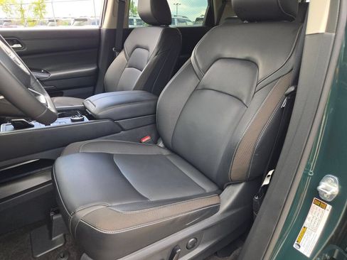 Used 2024 Nissan Pathfinder SL AWD/4WD image 26