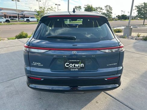 Used 2025 Toyota Crown Signia AWD/4WD image 7