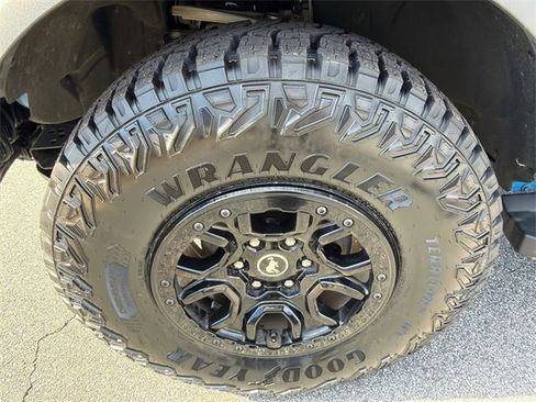 Used 2023 Ford Bronco Wildtrak image 11