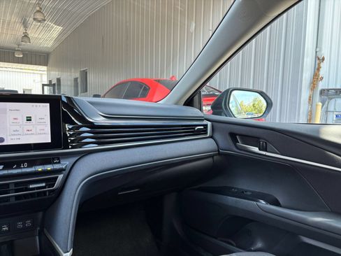 Used 2025 Toyota Camry LE FWD image 34