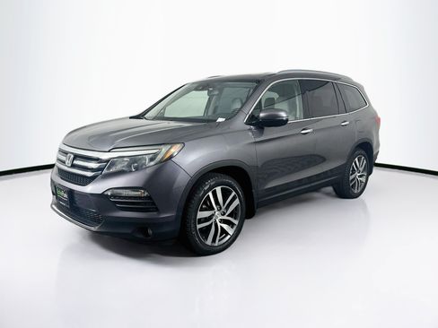 Used 2017 Honda Pilot Touring image 3