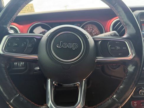 Used 2021 Jeep Gladiator Rubicon AWD/4WD image 17