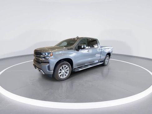 Used 2022 Chevrolet Silverado 1500 High Country w/ Technology Package AWD/4WD image 4