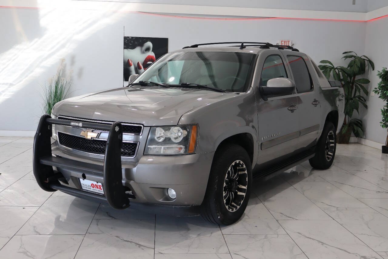 Used 2007 Chevrolet Avalanche LT w/ LT Preferred Equipment Group AWD/4WD image 1