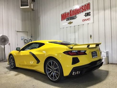 Used 2025 Chevrolet Corvette Stingray Preferred Cpe w/ Z51 Performance Package RWD image 3