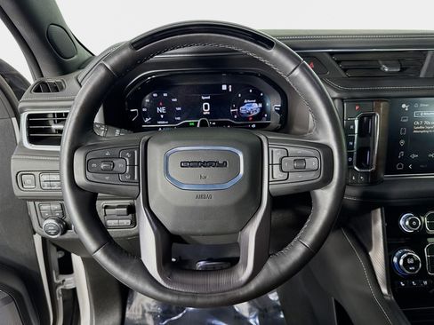 Certified 2024 GMC Yukon Denali Ultimate image 12