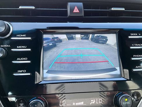 Used 2018 Toyota Camry SE FWD image 28