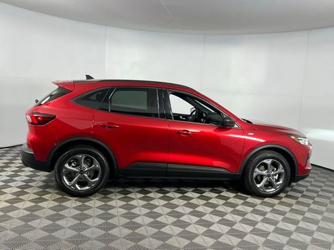 Used 2025 Ford Escape ST-Line image 3