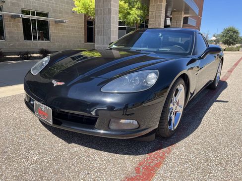 Used 2008 Chevrolet Corvette Coupe w/ Preferred Equipment Group RWD image 9