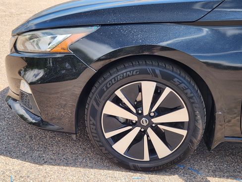 Used 2022 Nissan Altima 2.5 SV FWD image 6